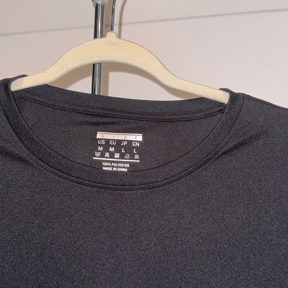 Women’s Black Workout Short Sleeve T-Shirt - Picture 3 of 8